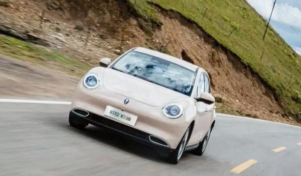 欧拉好猫2023新款电动汽车多少钱 2023款最新价格12.98万(可分期来进行购买)