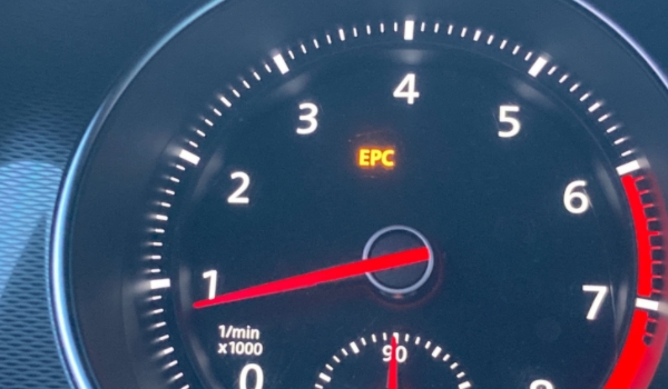 epc灯亮是什么故障 机械与电子系统故障(尽快进行维修)