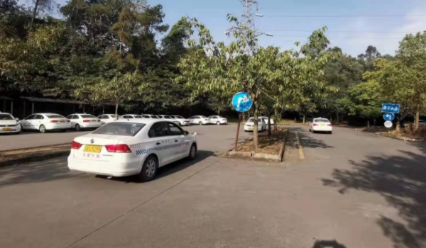 驾校学车费用明细 费用5000-10000元之间（补考费500-1000元）