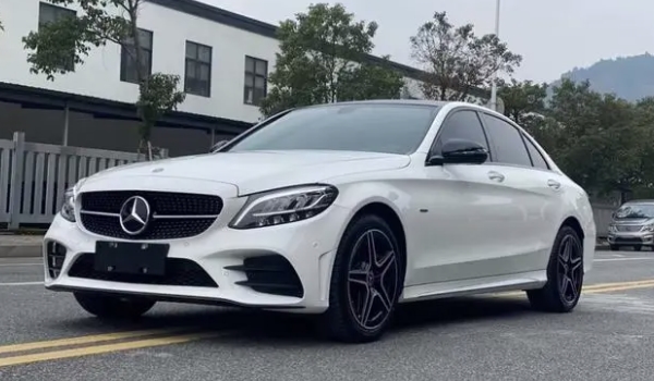 奔驰c260l新车2023款 新车售价35.18万(全款落地39.50万)