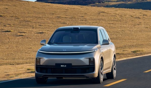 理想L8汽车2023款最新款价格图片 新车裸车售价33.98万元