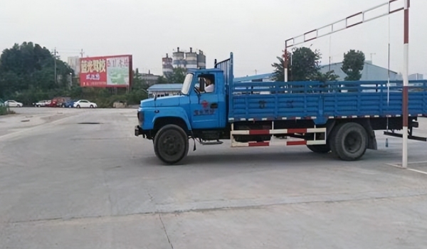 b2驾照可以开什么车 重、中载货汽车，重、中专项作业车