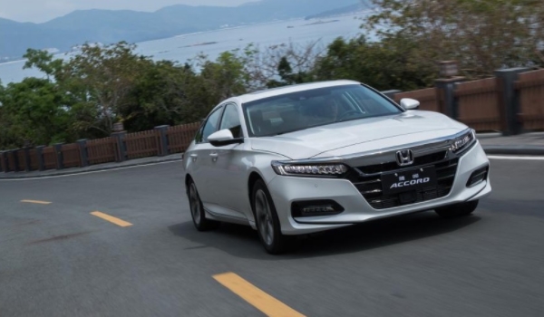 十代雅阁2022款报价及图片 22款售价16.98万元(中型车)