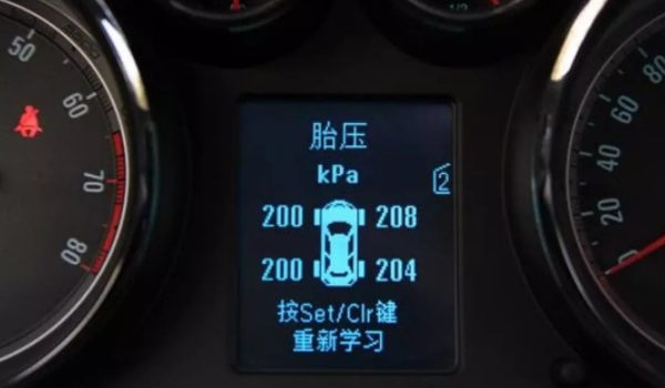低胎压行驶有什么危害? 造成轮胎过度磨损(方向变重)