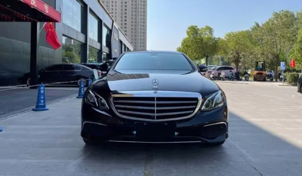 奔驰E300怎么样 性价比很高的中大型车（生产厂商北京奔驰）