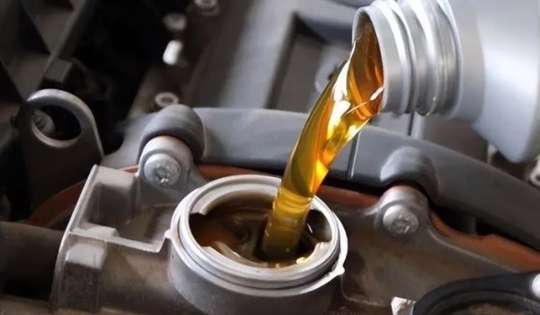 车机油全合成的好还是半合成的好 全合成的发动机机油效果好（有效起到保护的作用）