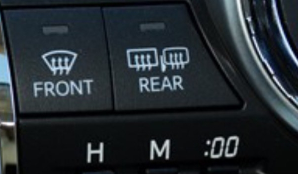 车上rear按键是什么意思 后挡风玻璃除霜按键（使用效果非常好）