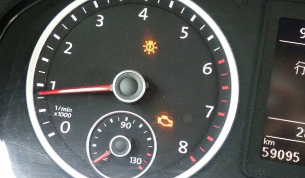 汽车仪表台上各种指示灯的含义(图解) 分为提示，警示和故障（根据具体标识来确定）