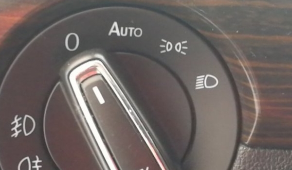 汽车上的AUTO按键什么意思? 车辆相关自动功能(使用效果非常好)