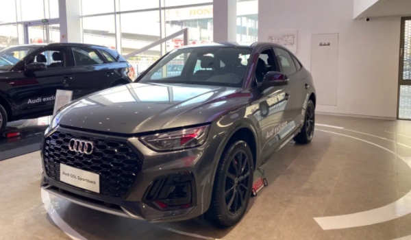 2023款奥迪Q5L Sportback版报价 厂商指导价格为43.09万元到49.79万元