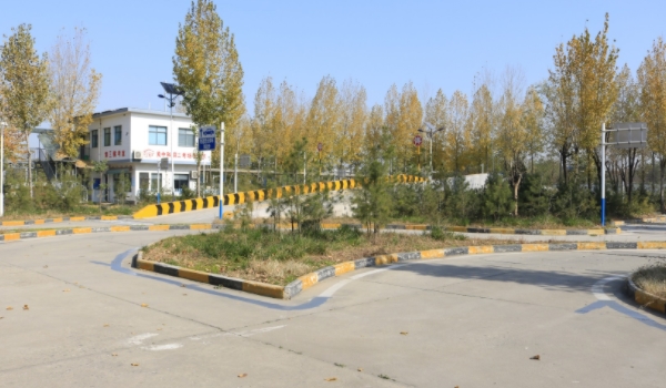 国庆节可以考科二吗 无法考科目二（国庆节是中华人民共和国法定节假日）