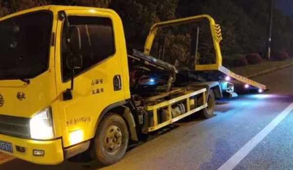 车坏高速路上怎么救援 可以拨打高速公路的救援电话12122(拖车救援)