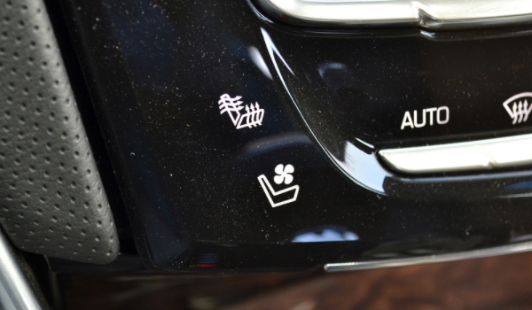 座椅加热怎么用 打开控制开关即可使用（没有课改装）