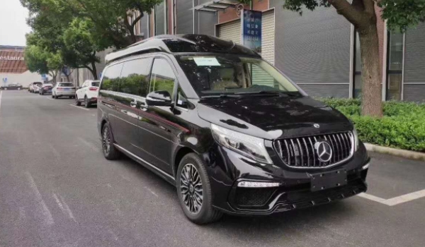 奔驰v260l报价多少钱 新车售价47.88万元(7座车)
