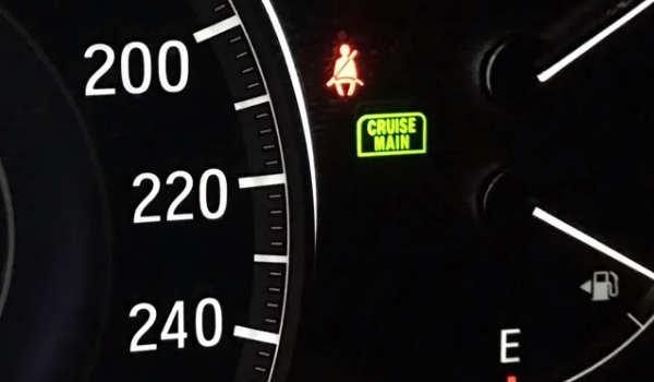 车上svs指示灯亮起是什么意思 发动机故障灯（尽快维修）