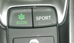 汽车SPORT正确使用方法 切换来进行使用（变速箱的功能）