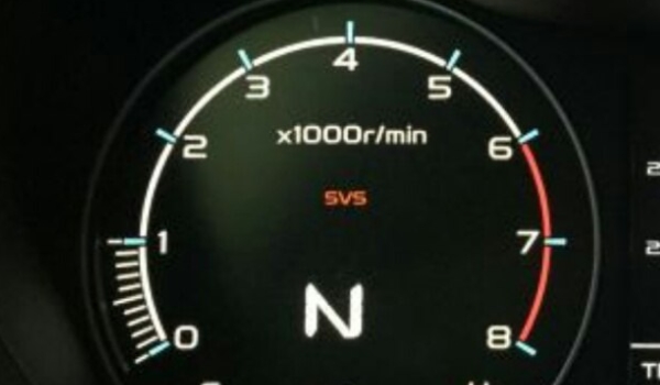 svs故障灯是什么意思 车辆发动机故障灯（及时维修处理）