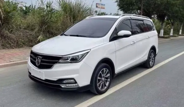 宝骏730与风行SX6哪个质量好 质量基本是相同的(都可以购买)
