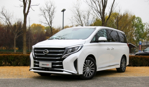传祺M8MPV7座版报价 厂商指导价格是17.98-34.28万元