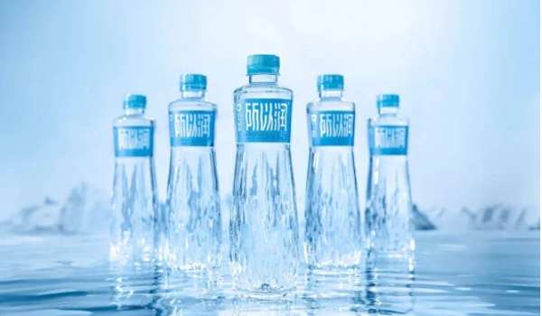 汽车油箱加一瓶矿泉水会怎样? 可能损坏发动机部件