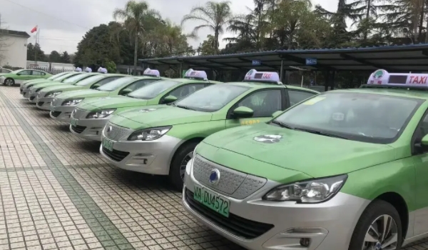 成都出租车如何计费 起步价为9元(含3公里),超出后每公里收费2元