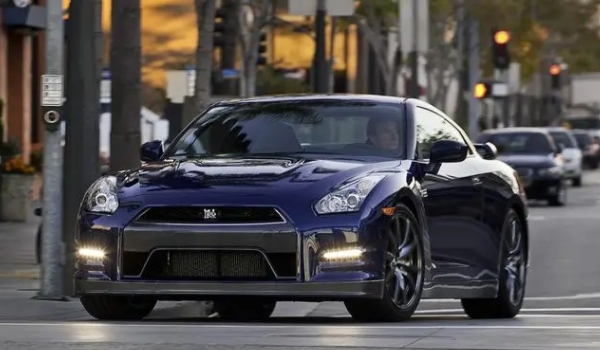 日产天际线是什么车? 又称GTR(Nissan Skyline)