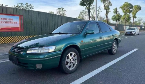 丰田佳美 即丰田Camry(丰田汽车公司推出的一款中型轿车)
