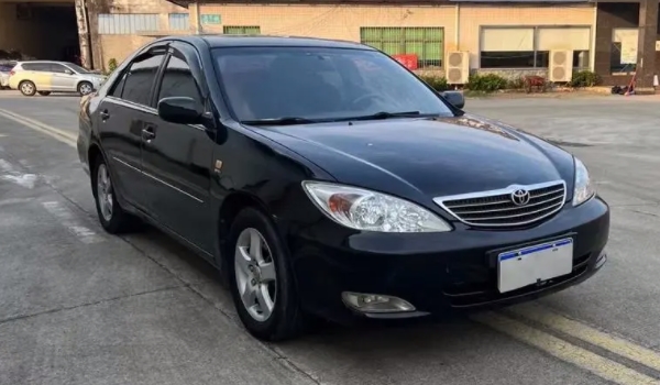 丰田佳美 即丰田Camry(丰田汽车公司推出的一款中型轿车)